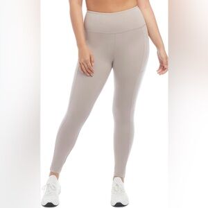 NWT Danskin Women's Performance Legging with Side Pockets Size M